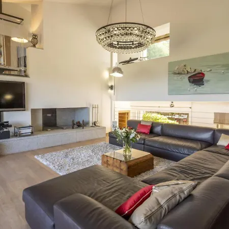 Relax And Reconnect In Porto-Vecchio. Villa With Pool For 10 Порто-Веккьо